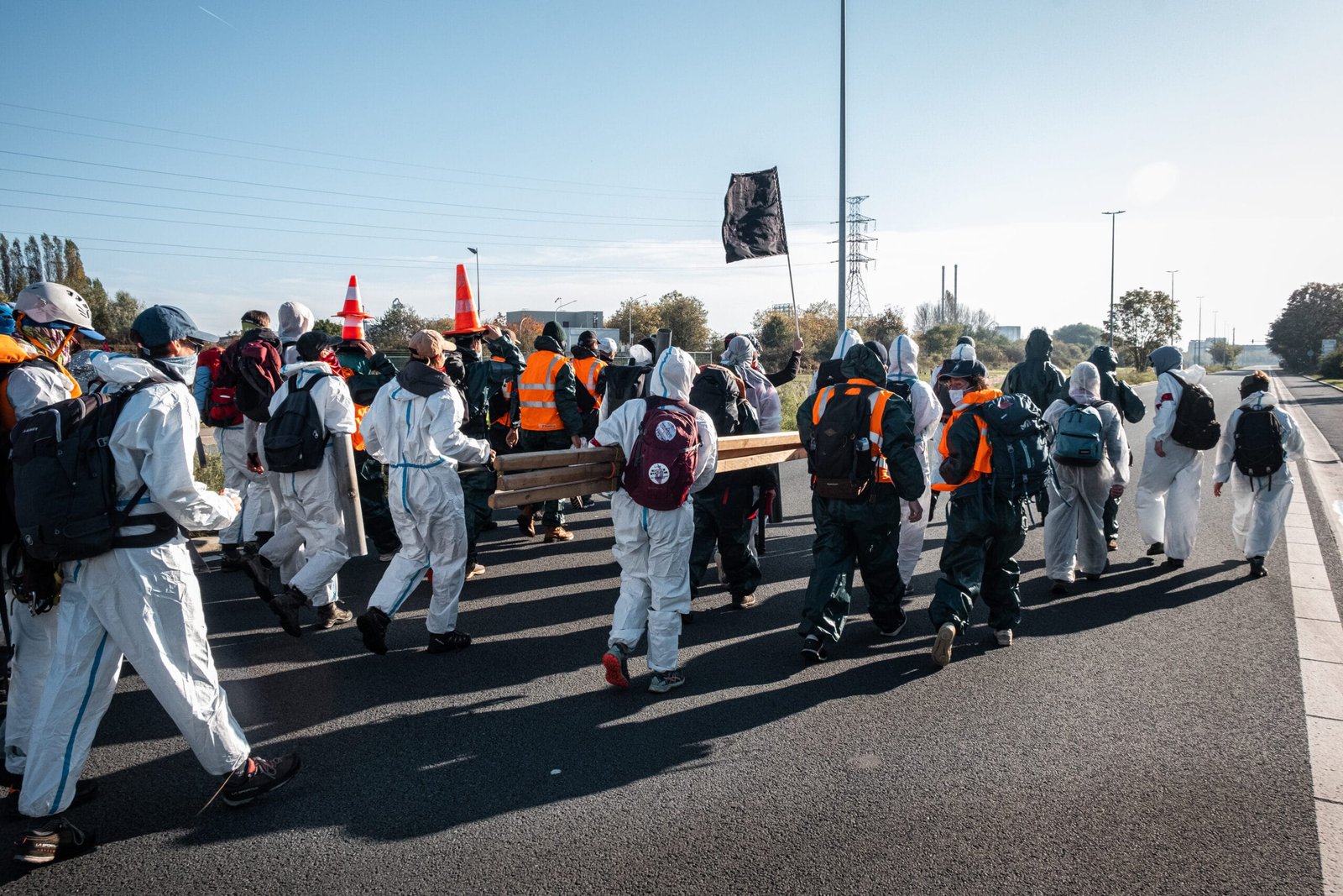 Code Rouge Activiste “Code Rouge” : au cœur du blocage d’une des plus grandes raffineries d ...